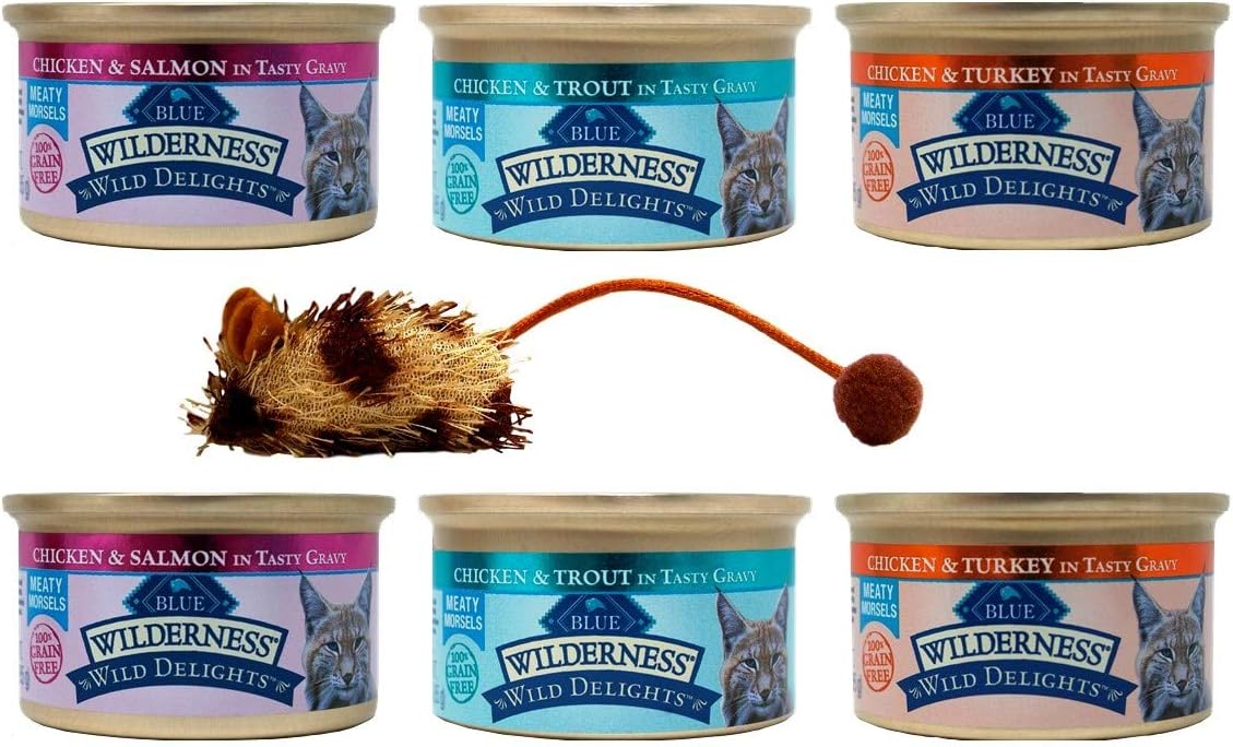 Blue Buffalo Wilderness Wild Delights Grain Free Natural Meaty Morsels Alimento para gatos, 3 sabores 6 latas de muestra con paquete de juguete, (2) cada uno: pollo Turquía, pollo salmón y pollo trucha (3 onzas)